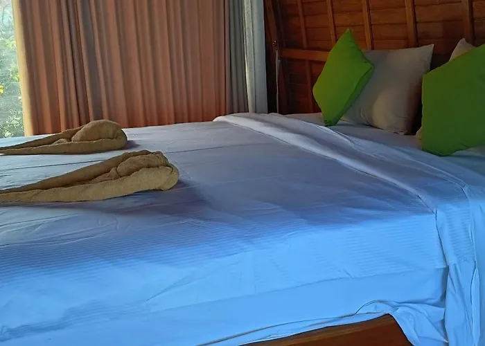 The Indah Cliff Sea View Vakantiehuis Polilit