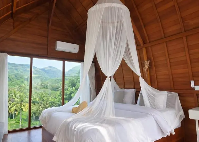 The Indah Cliff Sea View Vakantiehuis Polilit