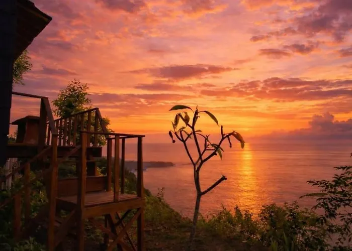 Vakantiehuis The Indah Cliff Sea View *