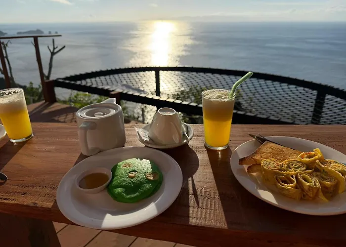 The Indah Cliff Sea View Vakantiehuis *