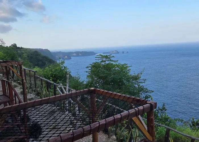 The Indah Cliff Sea View Vakantiehuis Polilit
